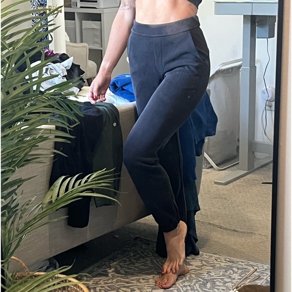 lululemon joggers - Picture 2 of 6